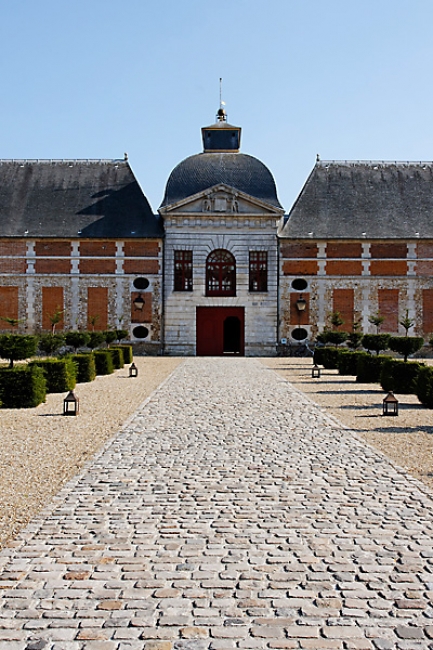Chateau du Champ de Bataille-004